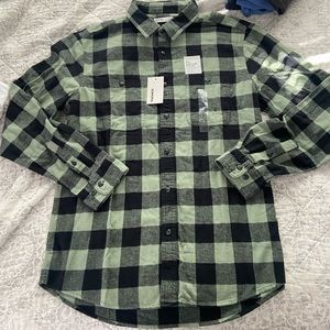 Sonoma Men’s Flannel Long Sleeve Shirt / Plaid / Large / Dressy / Button Up Top